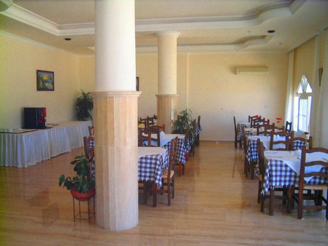 Bare Hill Holiday Village Elea Restaurante foto